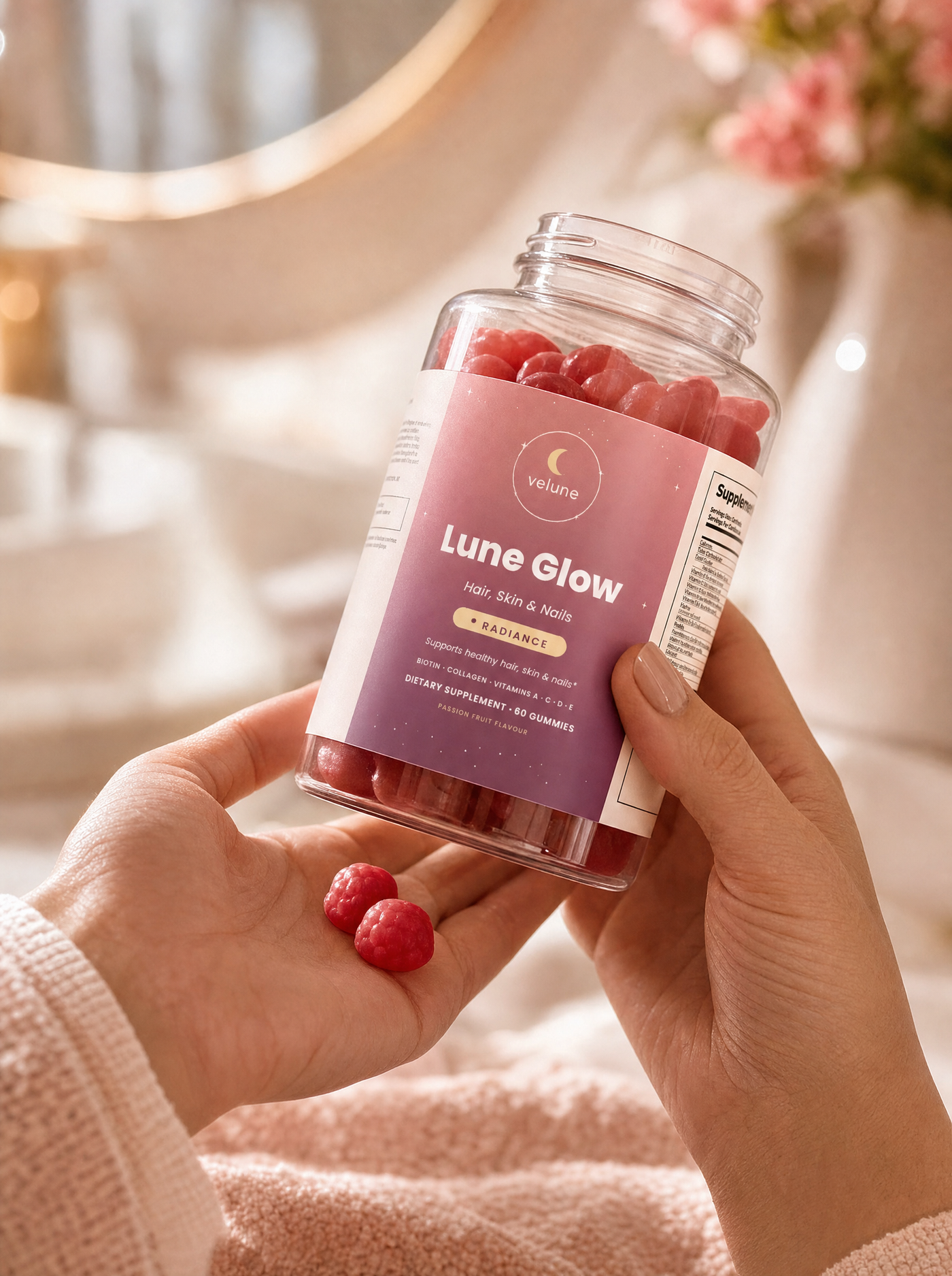 Lune Glow by Velune – self-care moment lifestyle photo