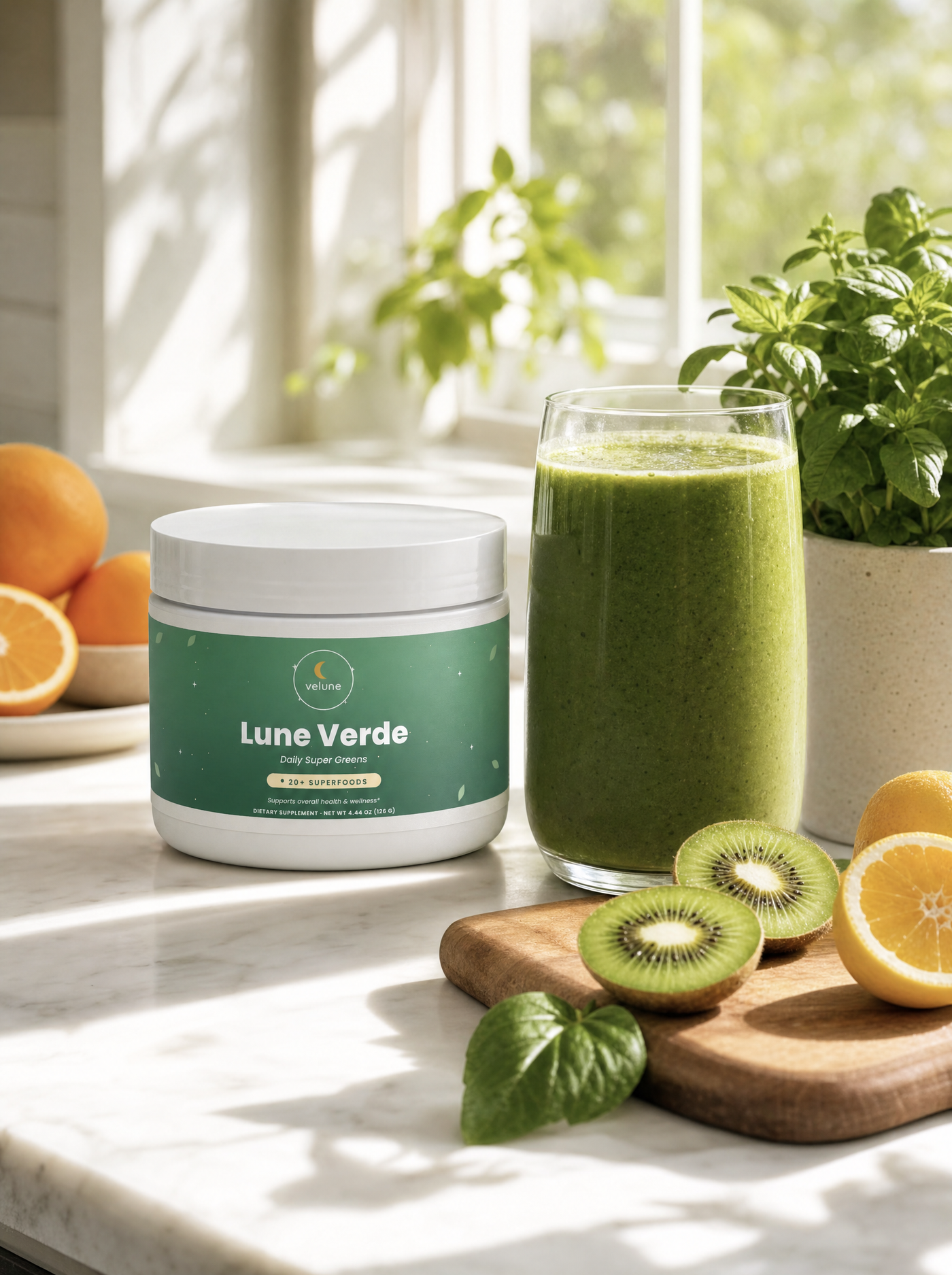 Lune Verde by Velune – green smoothie moment lifestyle photo